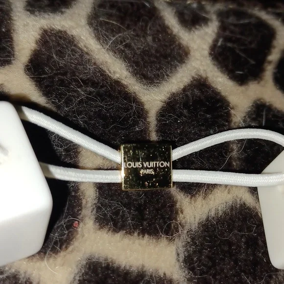 Authentic Louis Vuitton cube elastic hair tie white resin Authentic* Louis Vuitton Cube Elastic Hair Tie White Resin main image 3